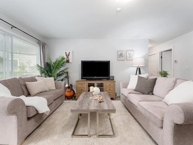 212-3690 Banff Court, North Vancouver, BC, V7H 2Y7 - 2