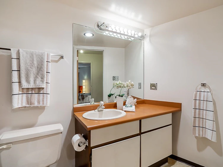 302-2222 Prince Edward Street, Vancouver, BC, V5T 4M6 - 18