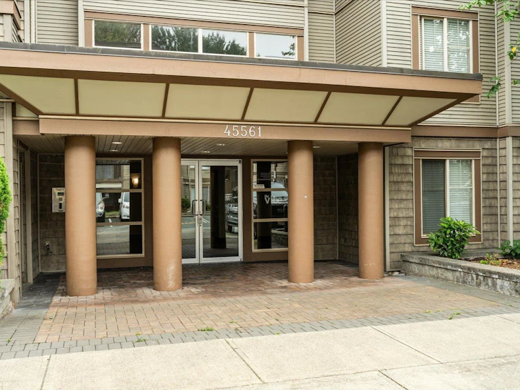 302-45561 Yale Road, Chilliwack, BC, V2P 0A8 - 2