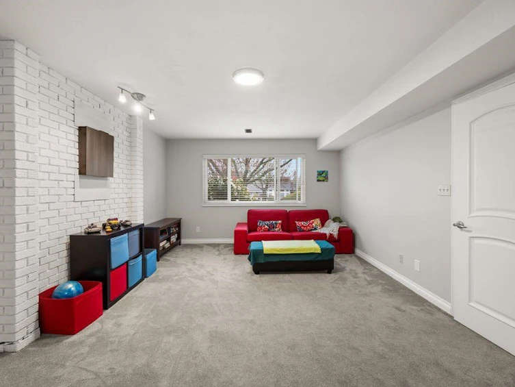 16199 13 Avenue, Surrey, BC, V4A 6W3 - 17