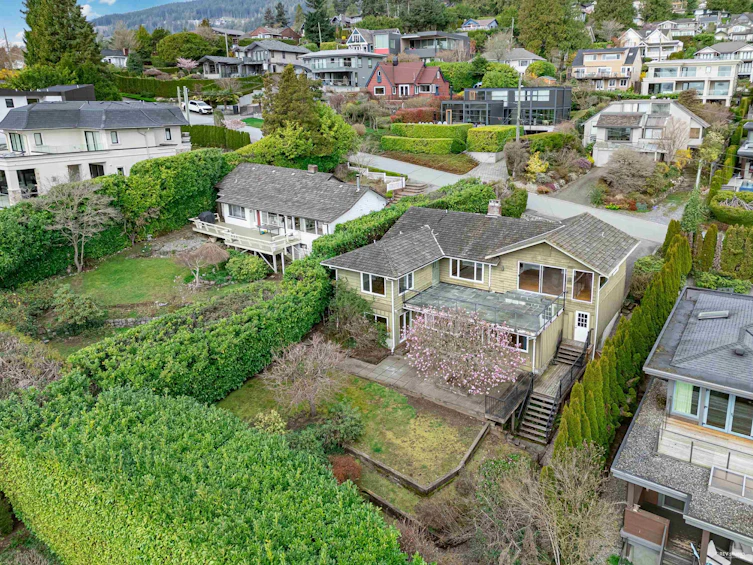 2558 Mathers Avenue, West Vancouver, BC, V7V 2J1 - 36
