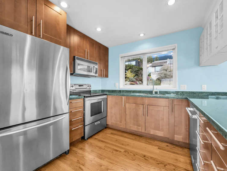 2558 Mathers Avenue, West Vancouver, BC, V7V 2J1 - 17