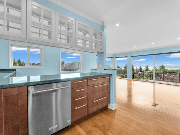 2558 Mathers Avenue, West Vancouver, BC, V7V 2J1 - 18