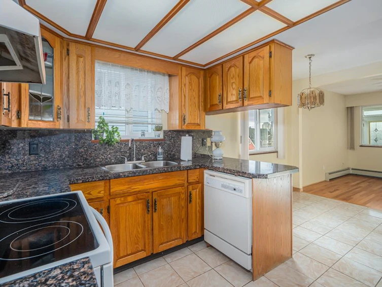 3240 Clive Avenue, Vancouver, BC, V5R 4V2 - 12