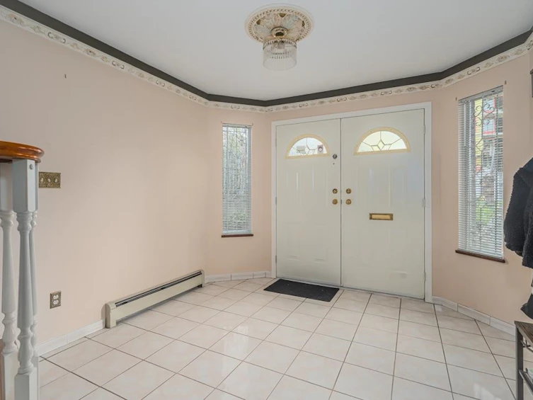 3240 Clive Avenue, Vancouver, BC, V5R 4V2 - 3