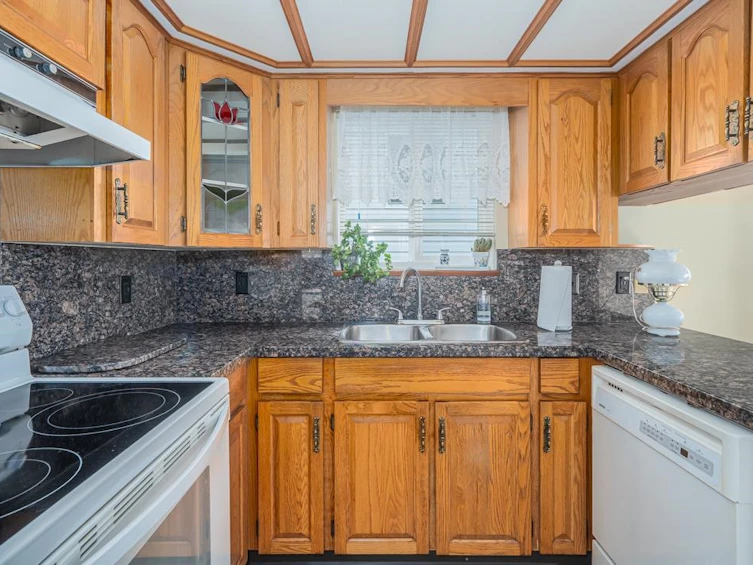 3240 Clive Avenue, Vancouver, BC, V5R 4V2 - 13