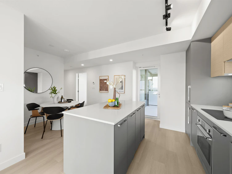 3010-13725 George Junction, Surrey, BC, V3T 0V7 - 5