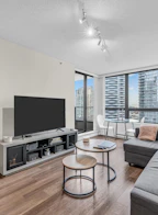 1609 938 Smithe Street