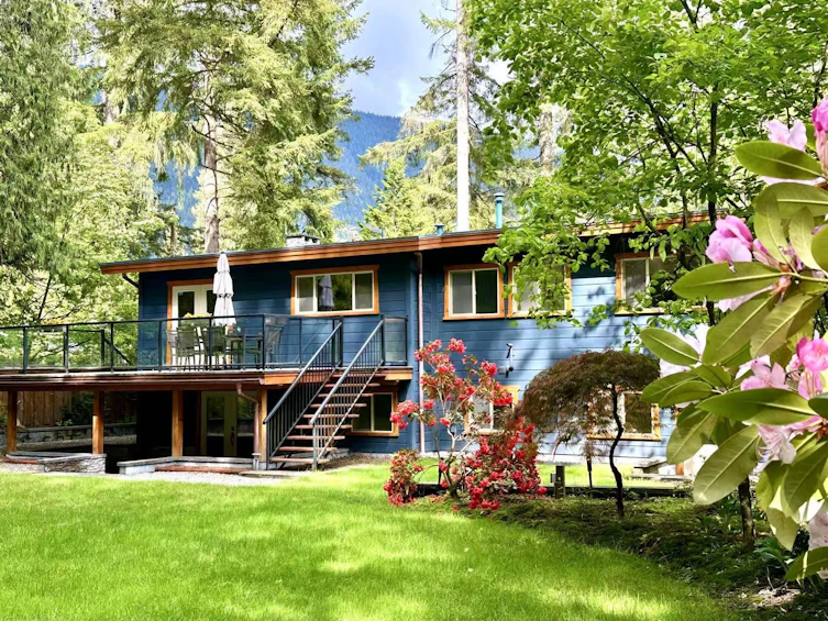 4793 Capilano Road, North Vancouver, BC, V7R 4K2 - 2