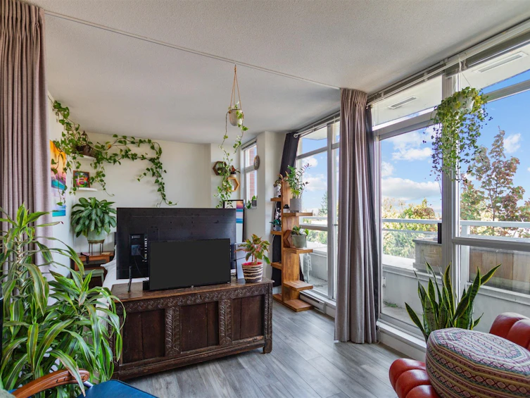 351-1432 Kingsway, Vancouver, BC, V5N 5Y6 - 2