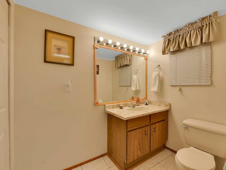 9113 145a Street, Surrey, BC, V3R 7L6 - 13