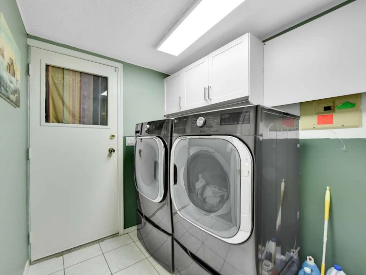 9113 145a Street, Surrey, BC, V3R 7L6 - 12