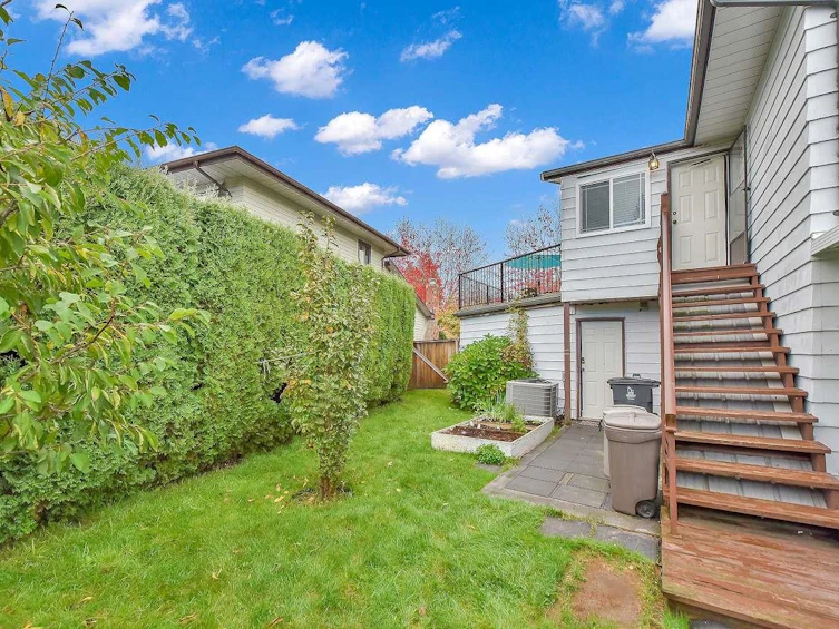 9113 145a Street, Surrey, BC, V3R 7L6 - 4