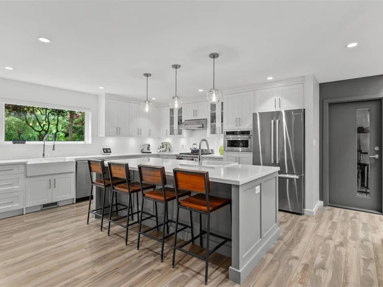 5664 Marine Drive, West Vancouver, BC, V7W 2R6 - 4