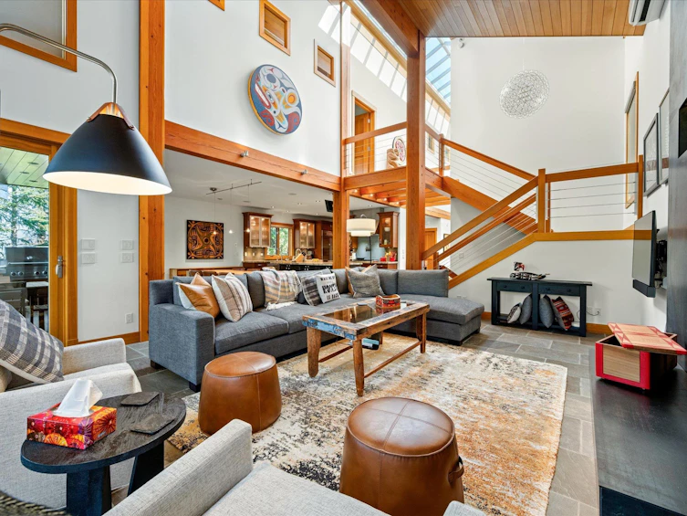 2341 Gondola Way, Whistler, BC, V8E 0N2 - 3