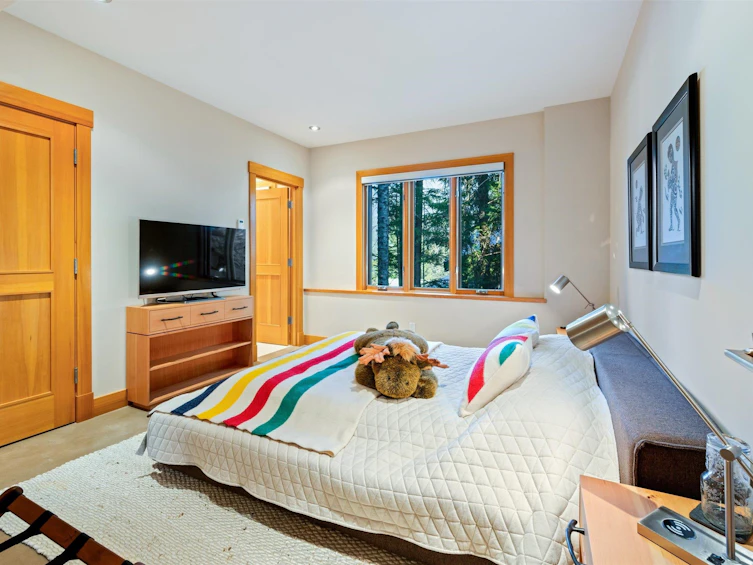 2341 Gondola Way, Whistler, BC, V8E 0N2 - 32