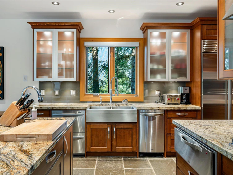 2341 Gondola Way, Whistler, BC, V8E 0N2 - 6