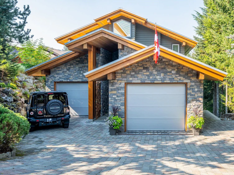 2341 Gondola Way, Whistler, BC, V8E 0N2 - 2