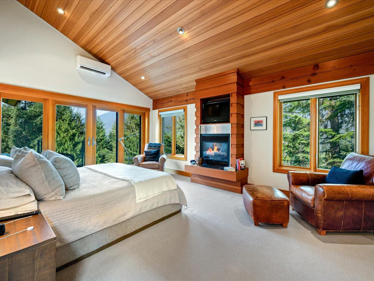 2341 Gondola Way, Whistler, BC, V8E 0N2 - 18
