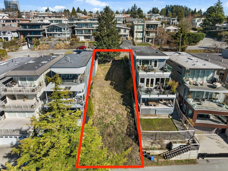 15276 Columbia Avenue, Surrey, BC, V4B 1J6