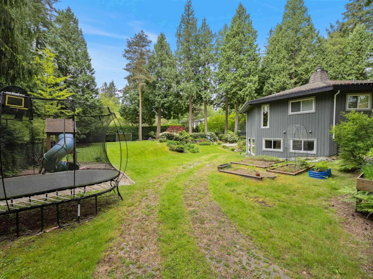 13538 20 Avenue, Surrey, BC, V4A 1Z6 - 11