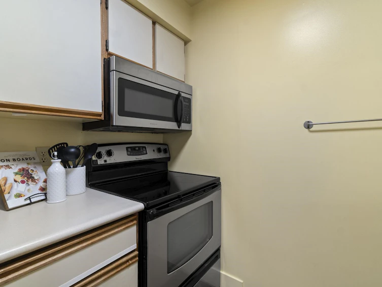 18-385 Ginger Drive, New Westminster, BC, V3L 5L6 - 8