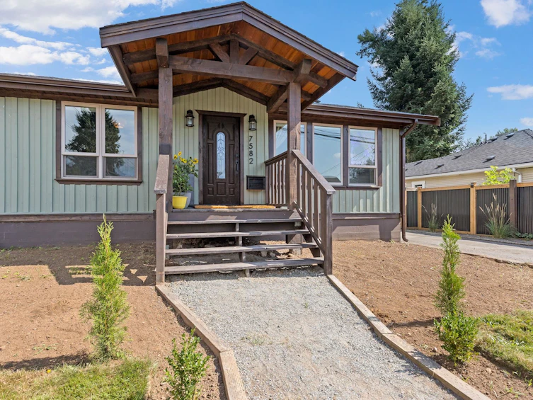 7582 Dunsmuir Street, Mission, BC, V2V 4B4 - 3