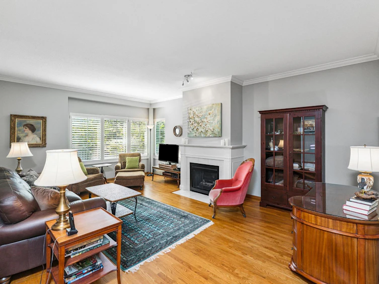 308 W 15th Street, North Vancouver, BC, V7M 1S5 - 2