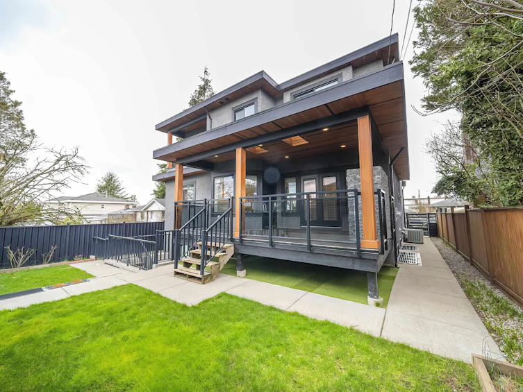 3832 Kincaid Street, Burnaby, BC, V5G 1V7 - 38