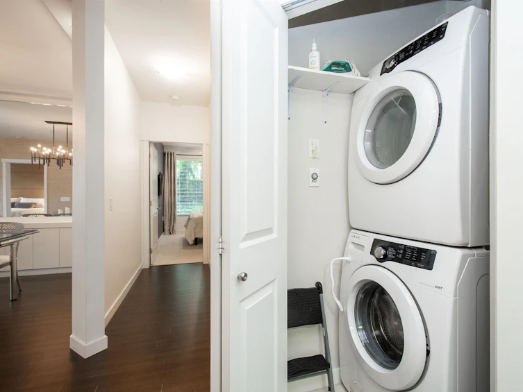 116-119 W 22nd Street, North Vancouver, BC, V7M 0B4 - 26