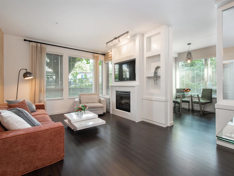 116 - 119 W 22nd Street, North Vancouver BC
