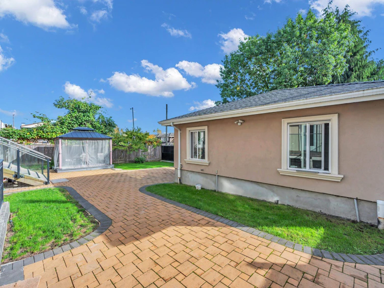 6680 Winch Street, Burnaby, BC, V5B 2L6 - 38