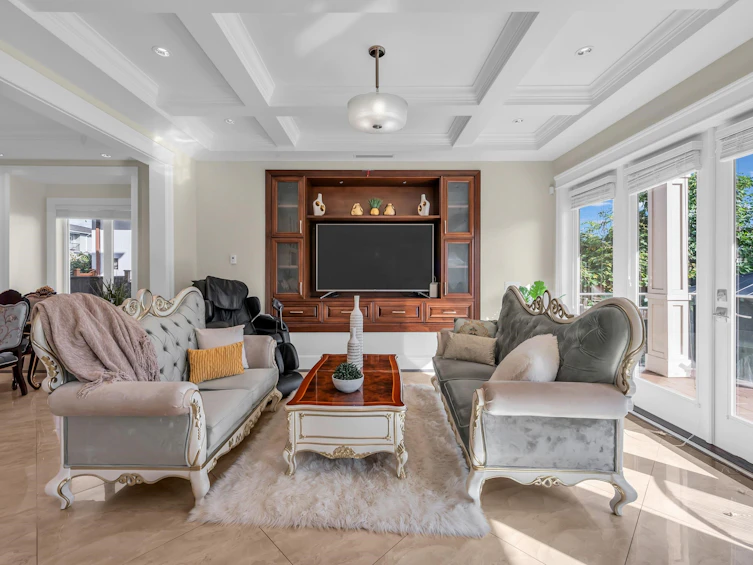 6680 Winch Street, Burnaby, BC, V5B 2L6 - 5