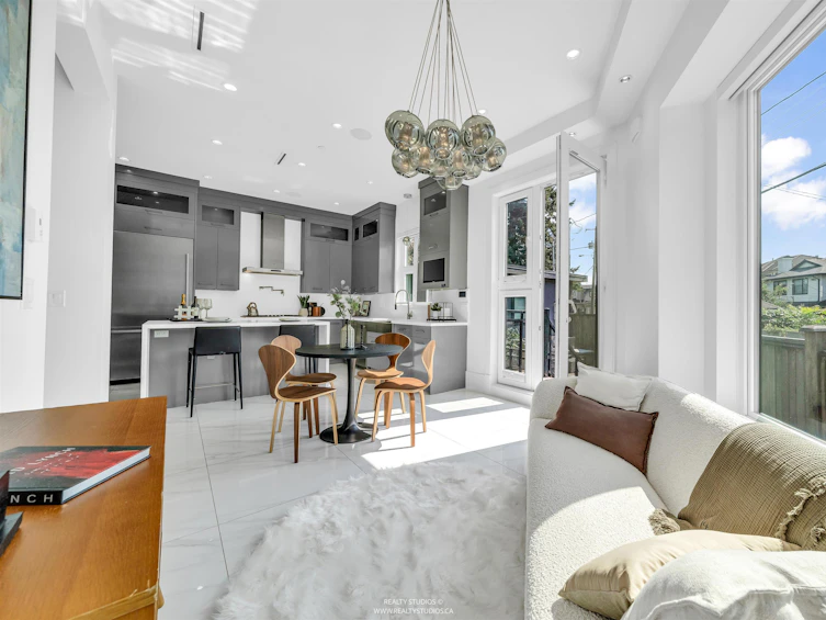 90 W 27th Avenue, Vancouver, BC, V5Y 2K3 - 10