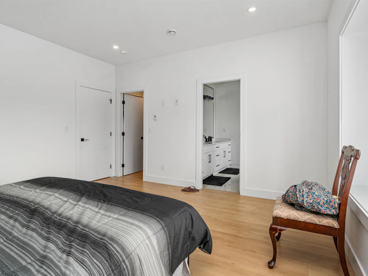 18470 64 Avenue, Surrey, BC, V3S 8J6 - 14