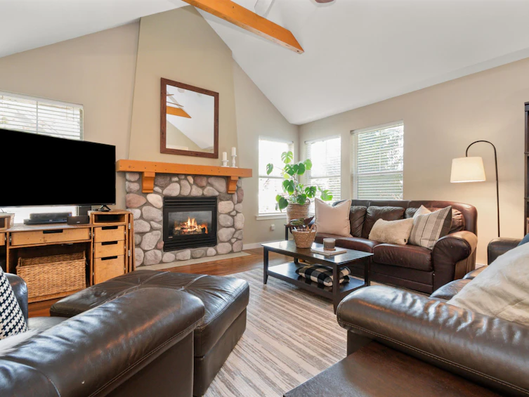 1829 Mossy Green Way, Cultus Lake, BC, V2R 0E1 - 2