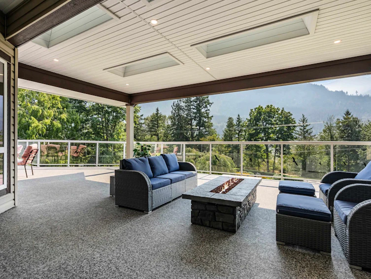 4360 Estate Drive, Chilliwack, BC, V2R 3B4 - 4