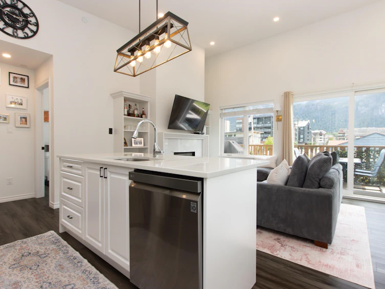 37992 Fifth Avenue, Squamish, BC, V8B 0B3 - 25
