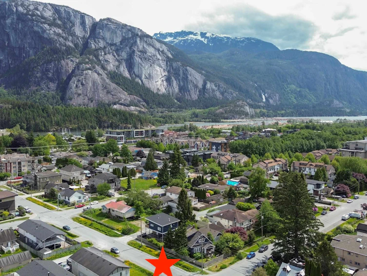 37992 Fifth Avenue, Squamish, BC, V8B 0B3 - 3