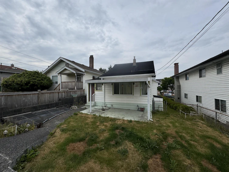 3058 Charles Street, Vancouver, BC, V5K 3B5 - 20