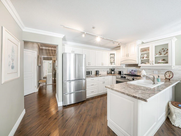 211N-1100 56 Street, Delta, BC, V4L 2N2 - 11