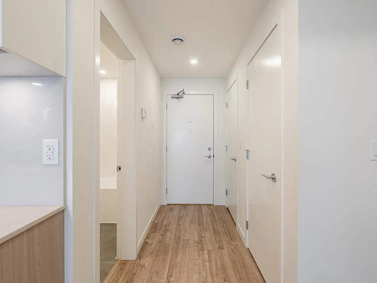 E302-10829 140 Street, Surrey, BC, V3R 0H4 - 5
