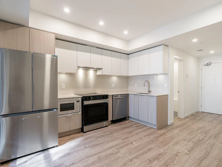 E302-10829 140 Street, Surrey, BC, V3R 0H4 - 9