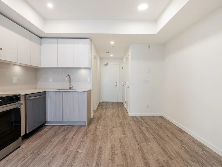 E302-10829 140 Street, Surrey, BC, V3R 0H4 - 10