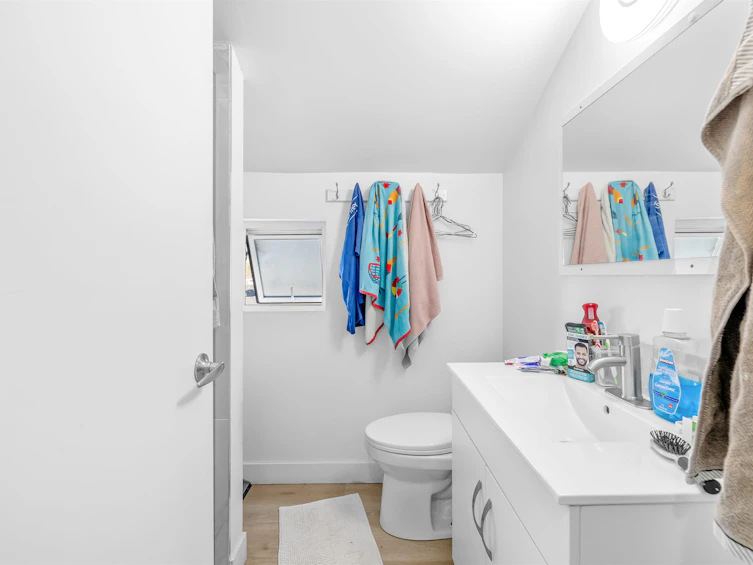 1722 E 41st Avenue, Vancouver, BC, V5P 1K6 - 28