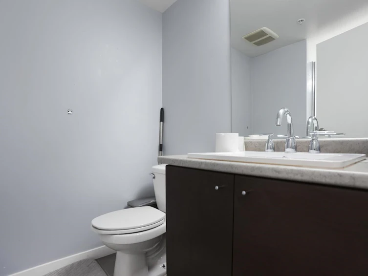 501-13618 100 Avenue, Surrey, BC, V3T 0A8 - 8