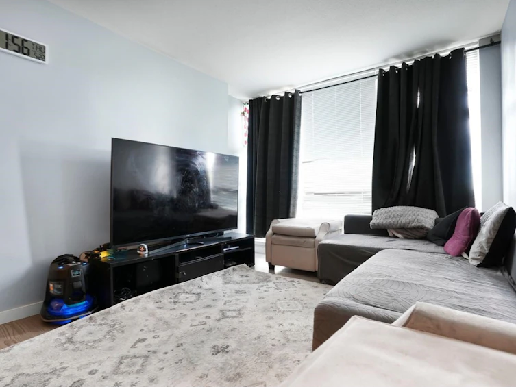 501-13618 100 Avenue, Surrey, BC, V3T 0A8 - 2