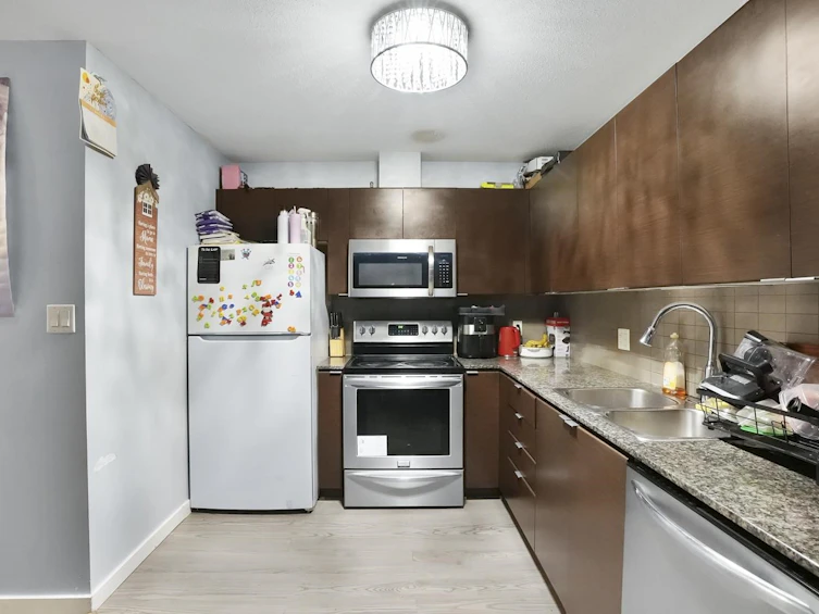 501-13618 100 Avenue, Surrey, BC, V3T 0A8 - 6