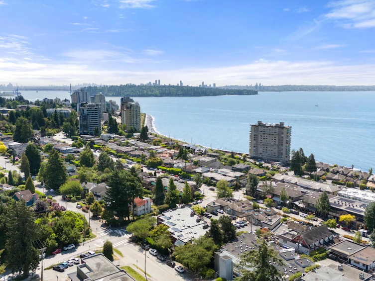 201-2408 Haywood Avenue, West Vancouver, BC, V7V 1Y1 - 36