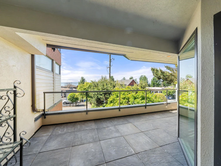 201-2408 Haywood Avenue, West Vancouver, BC, V7V 1Y1 - 16